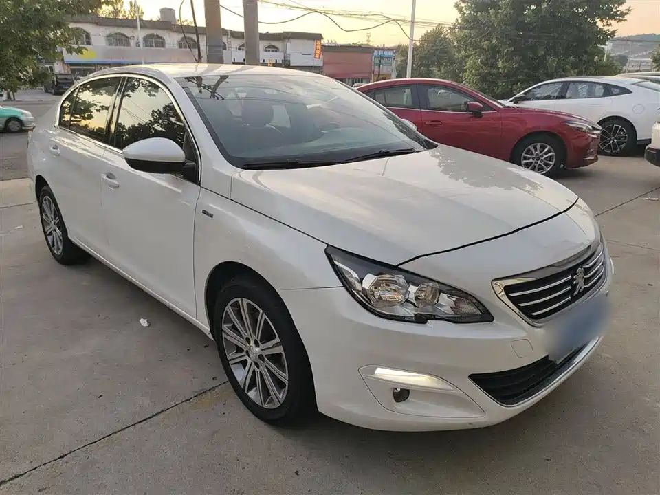 Peugeot 408
