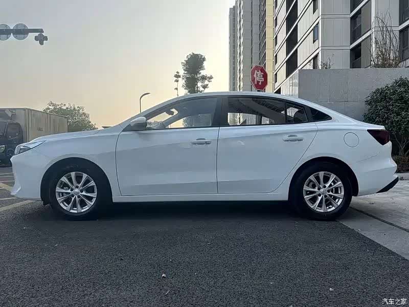 Roewe i5, 2025 все фото