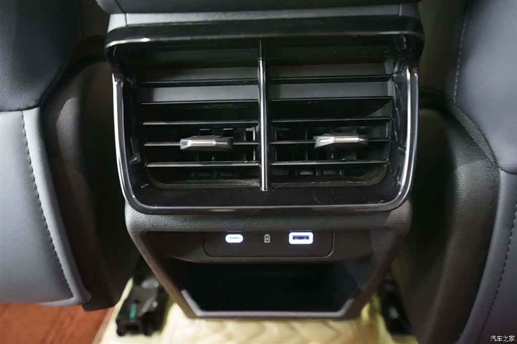 Geely Boyue, 2024 14
