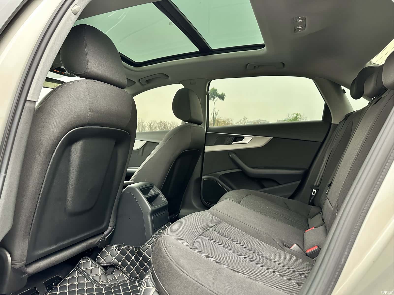 Audi A4L, 2018 11