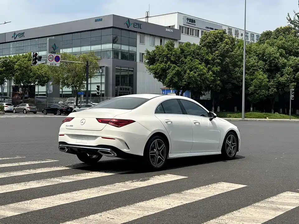 Mercedes-Benz CLA