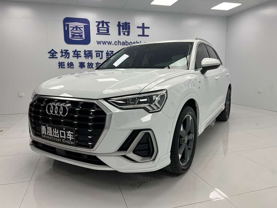 Audi Q3 2022, фото 1