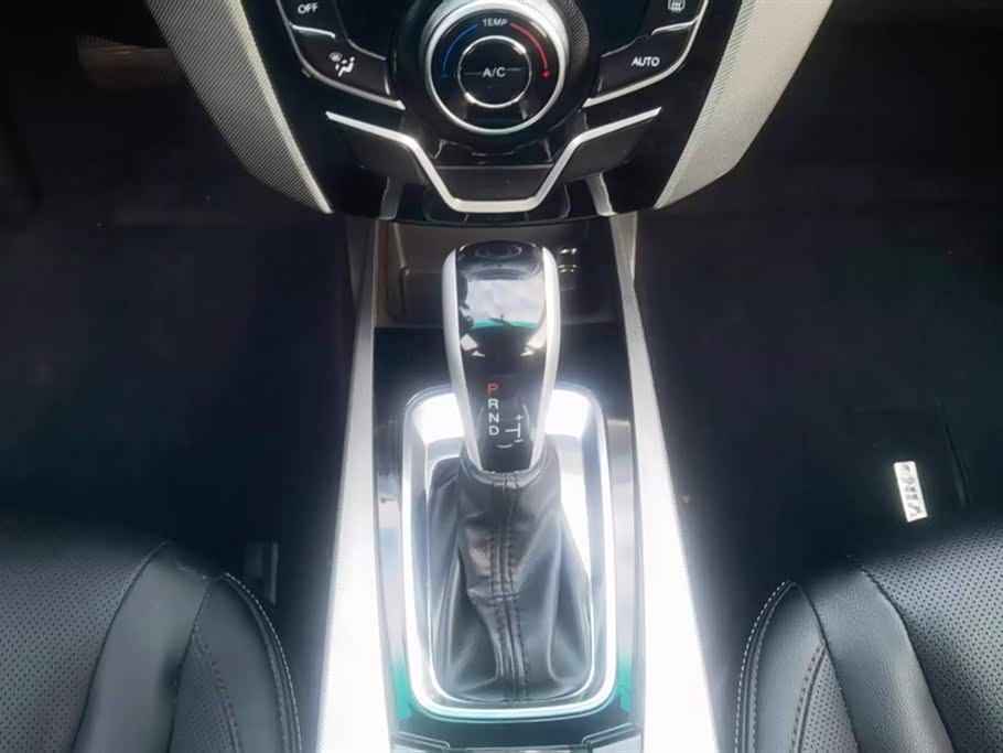 Luxgen Excellent 6 SUV