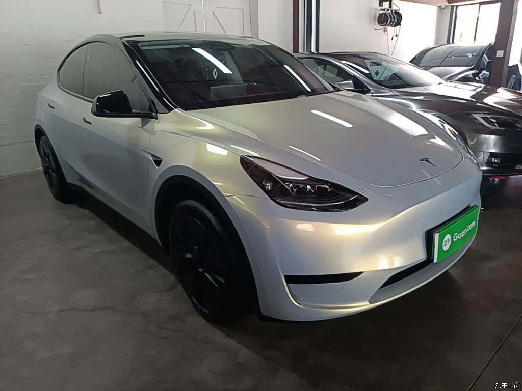 Tesla Model Y, 2024 4