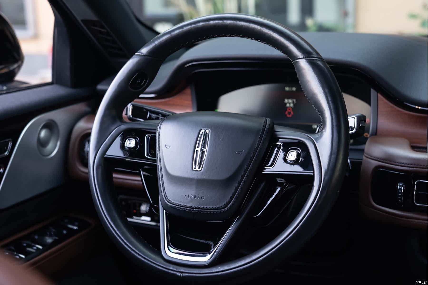 Lincoln Aviator, 2021 15