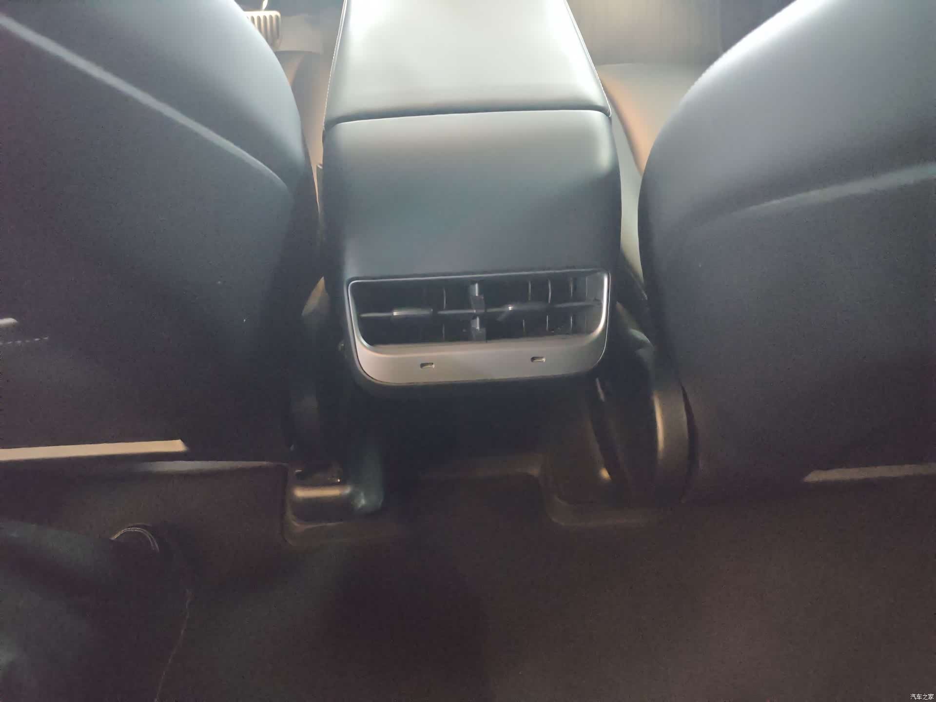 Tesla Model Y, 2023 7