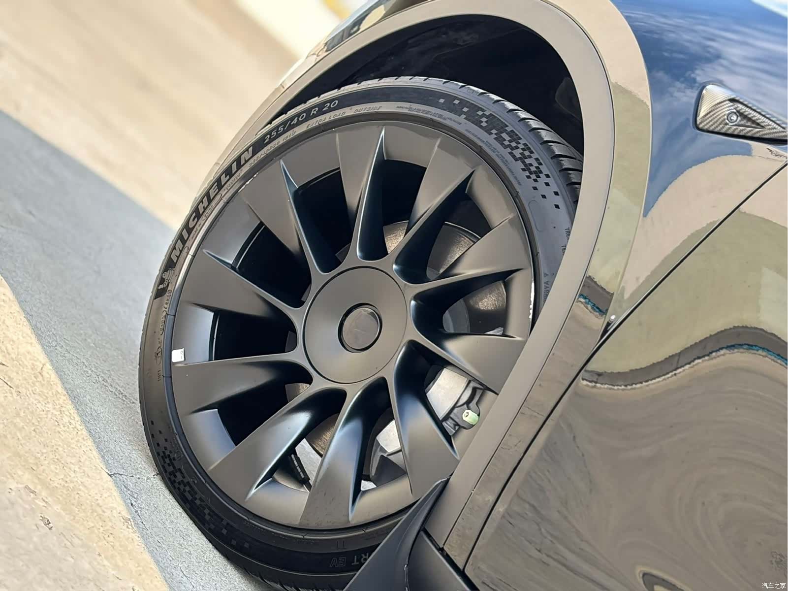 Tesla Model Y, 2023 9