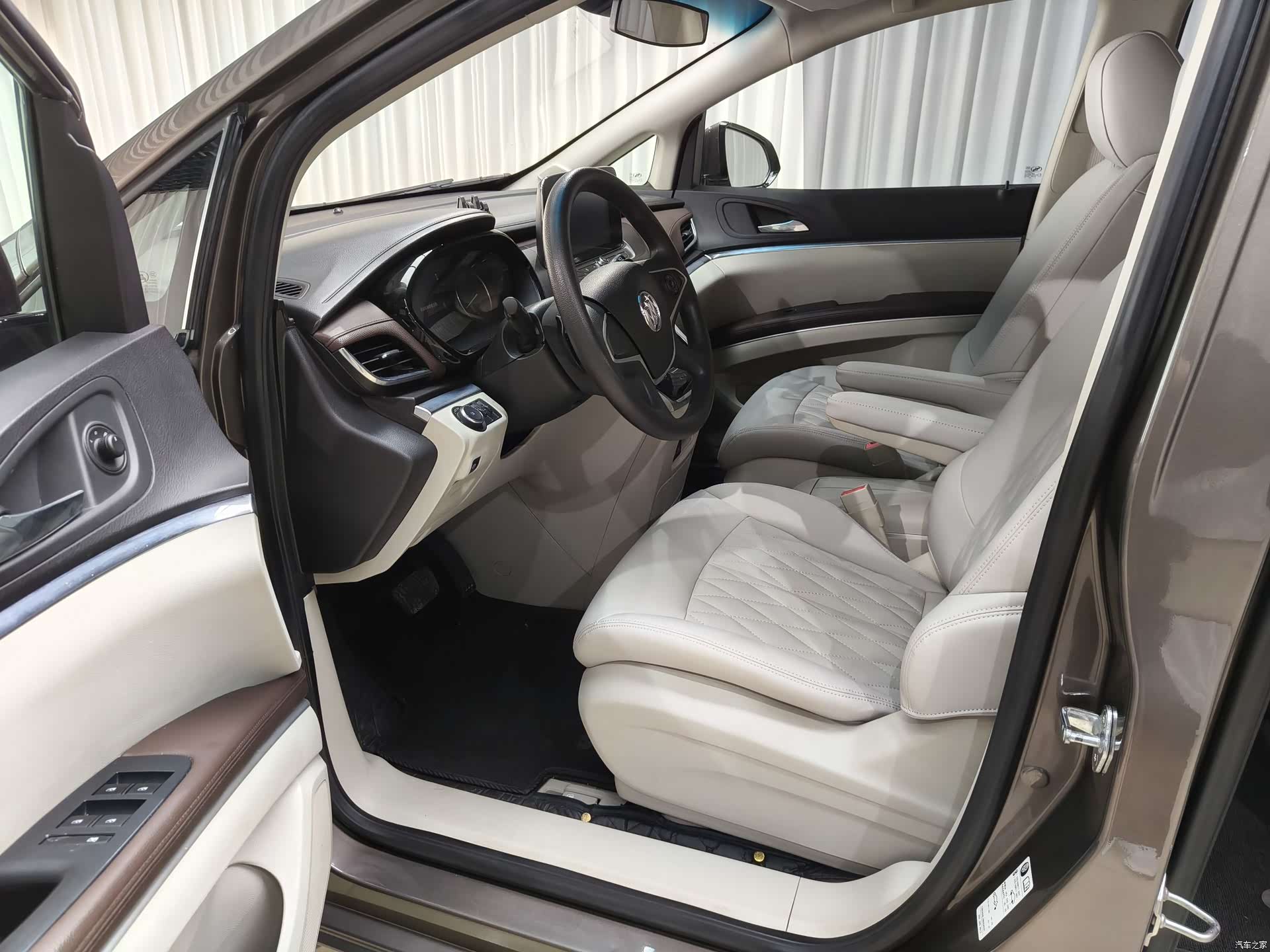 Buick GL8, 2022 8