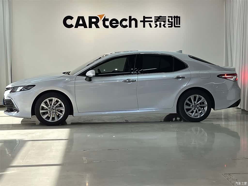 Toyota Camry, 2021 7
