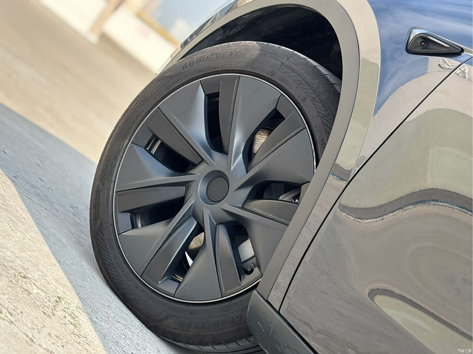 Tesla Model Y, 2024 9