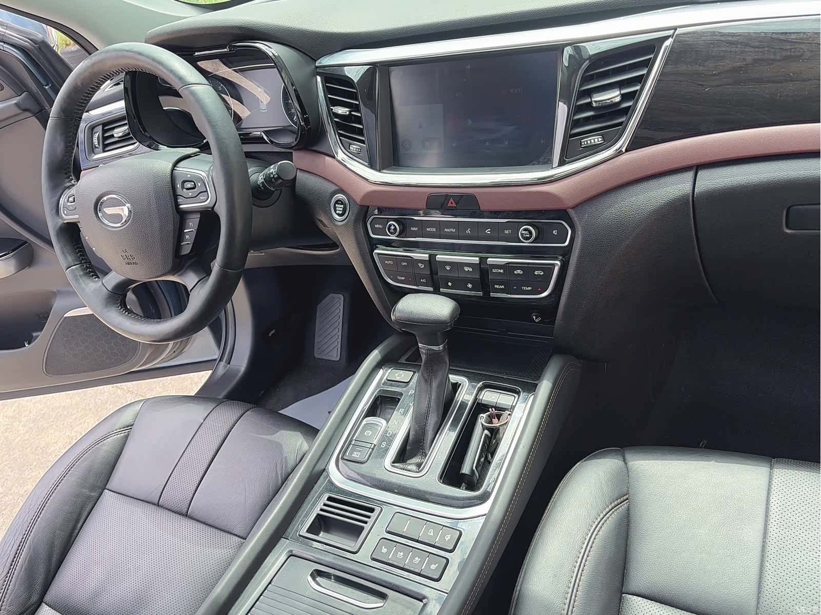 Trumpchi GS8, 2017 12