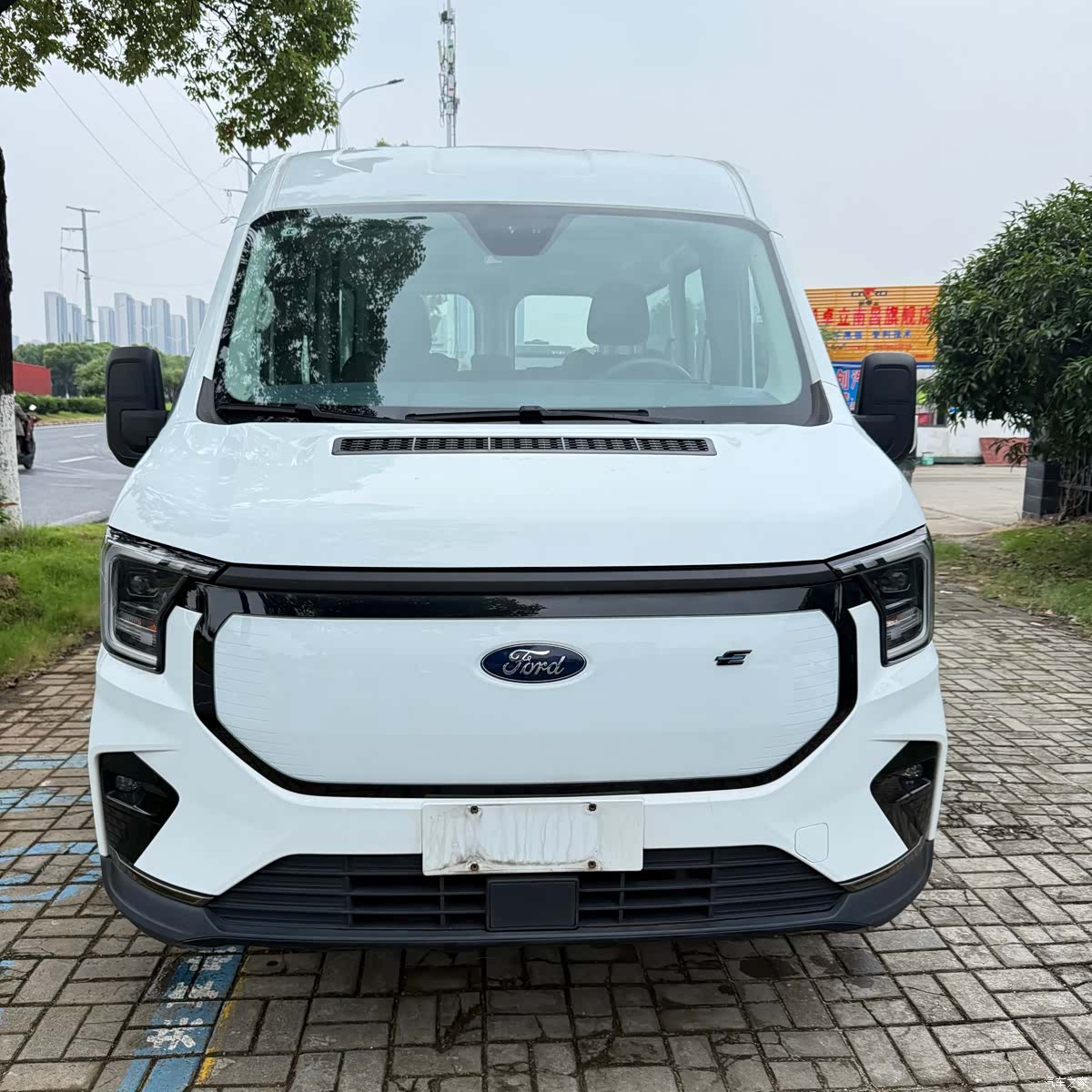 Ford E