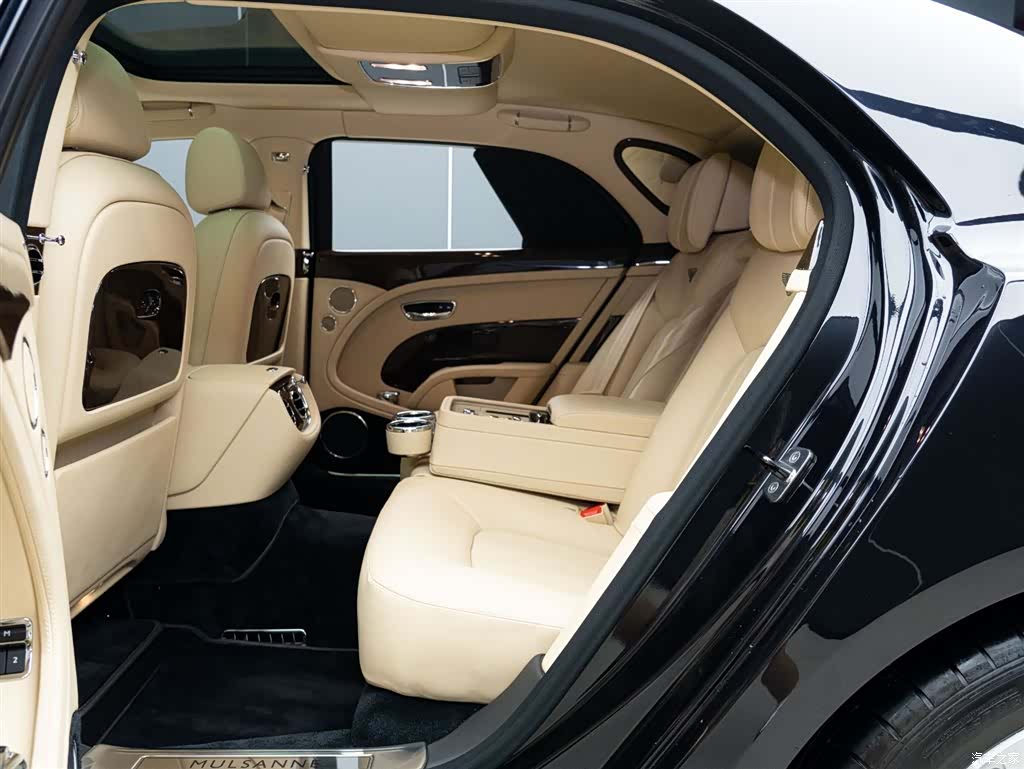 Bentley Mulsanne, 2016 11
