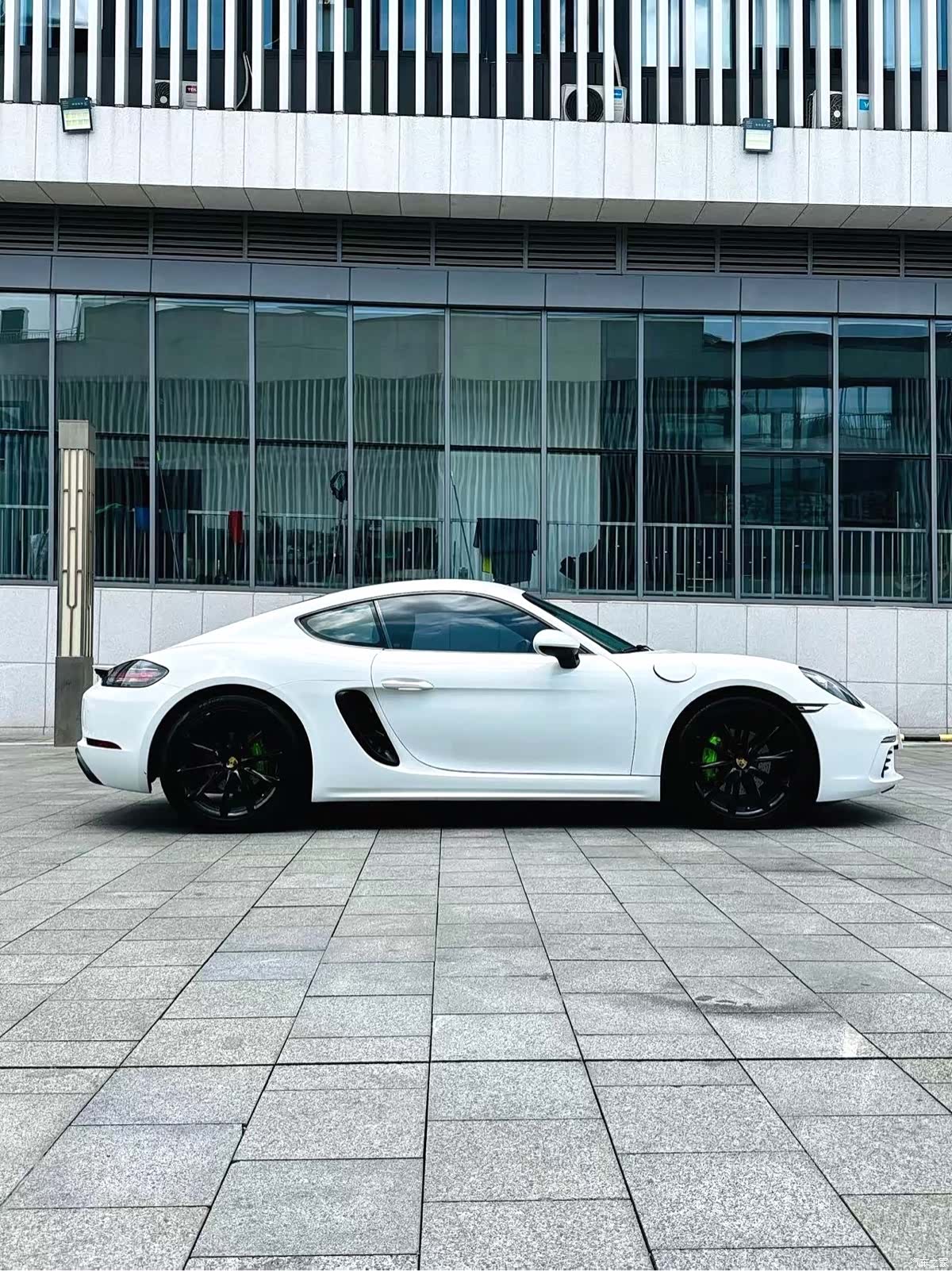Porsche Cayman, 2018 9