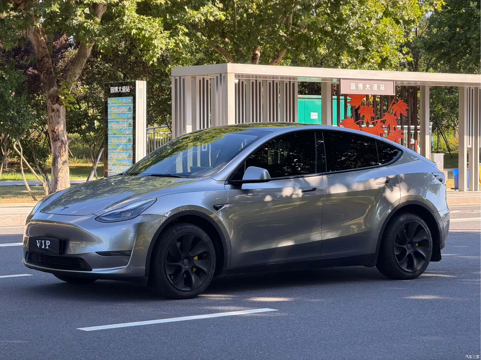 Tesla Model Y, 2024 1