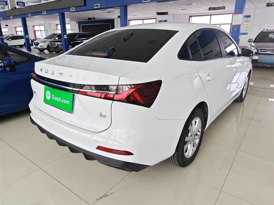 Roewe i5