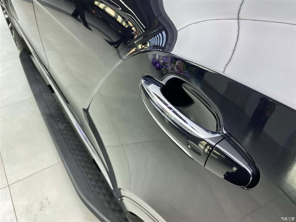 Bentley Bentayga, 2018 37