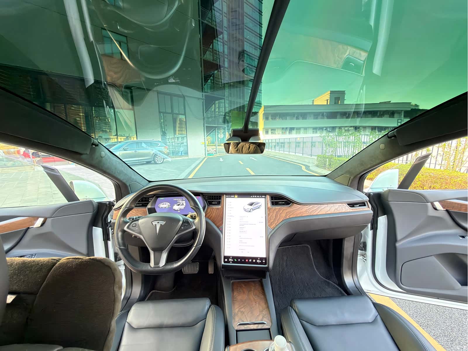 Tesla Model X, 2020 11