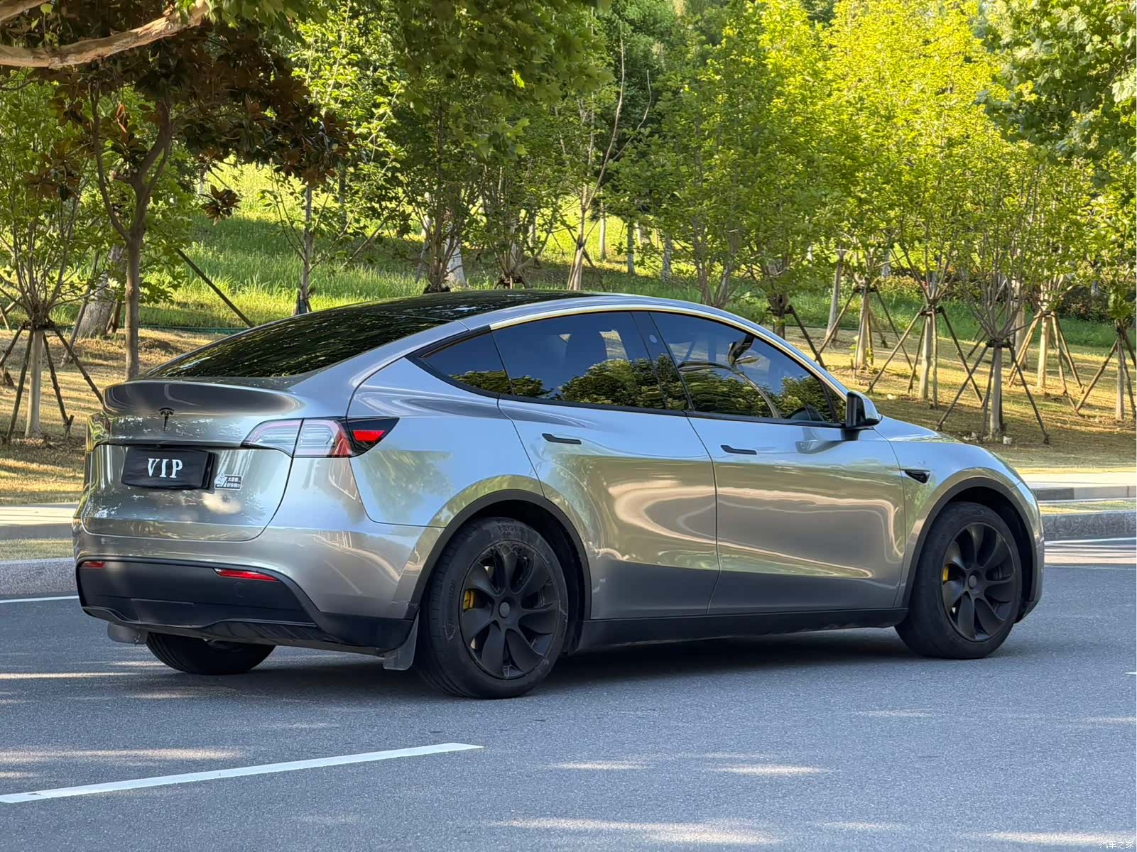 Tesla Model Y, 2024 13