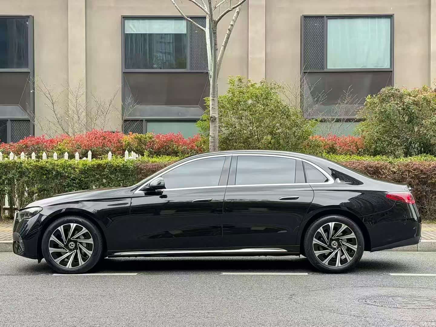 Mercedes-Benz E-Class, 2025 2