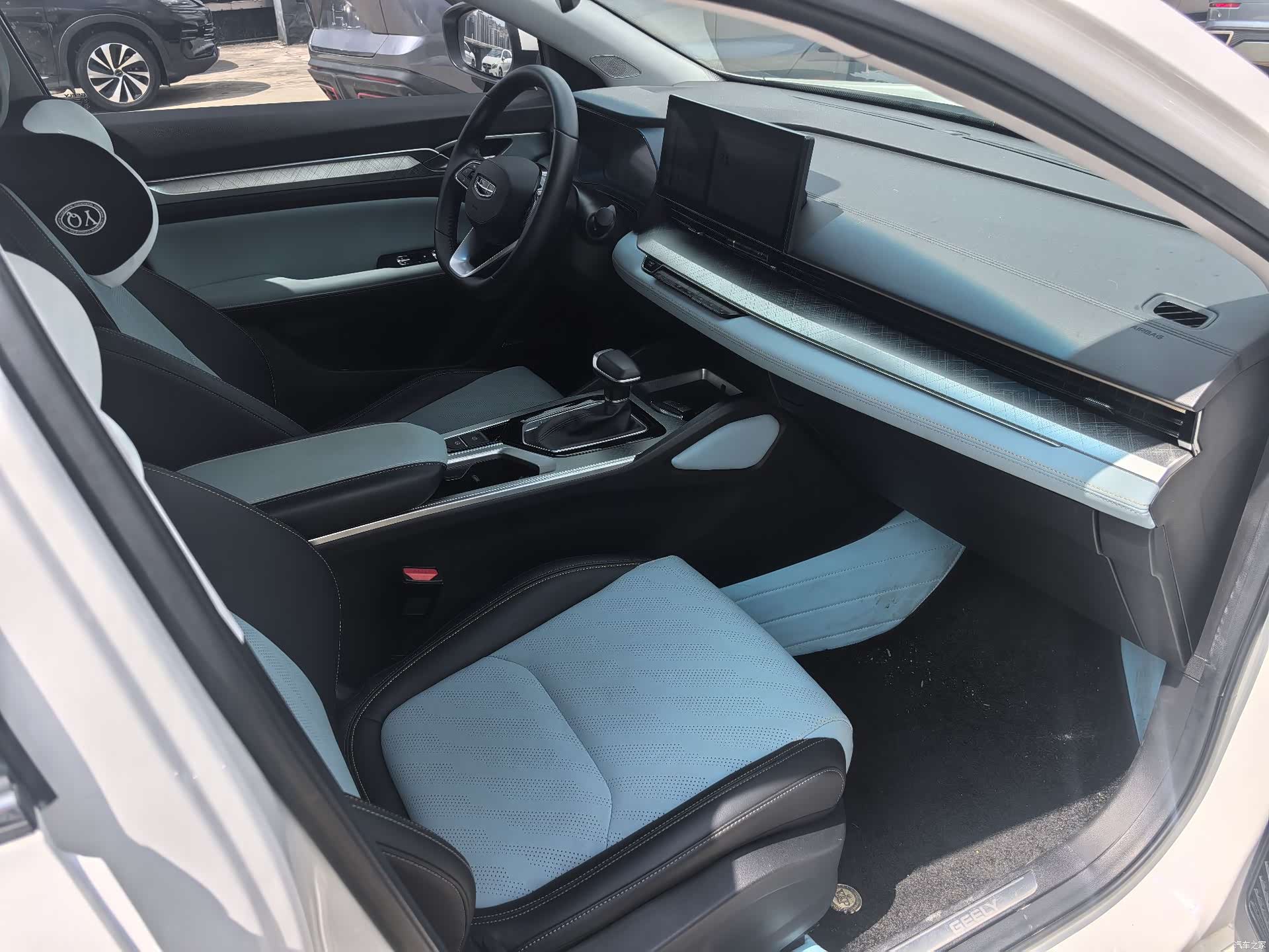 Geely Emgrand, 2022 10
