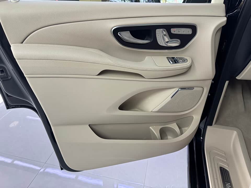 Mercedes-Benz V-class Mercedes-Benz V-class