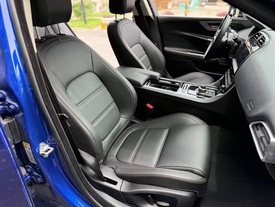 Jaguar XEL Jaguar XEL