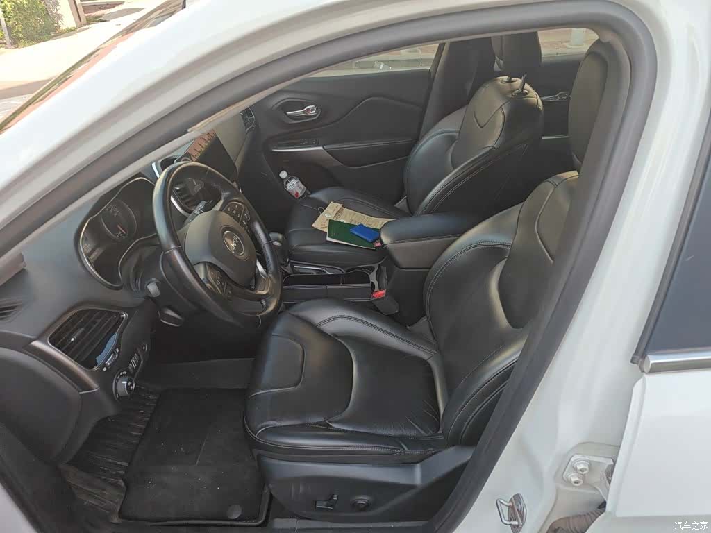 Jeep Cherokee, 2019 8