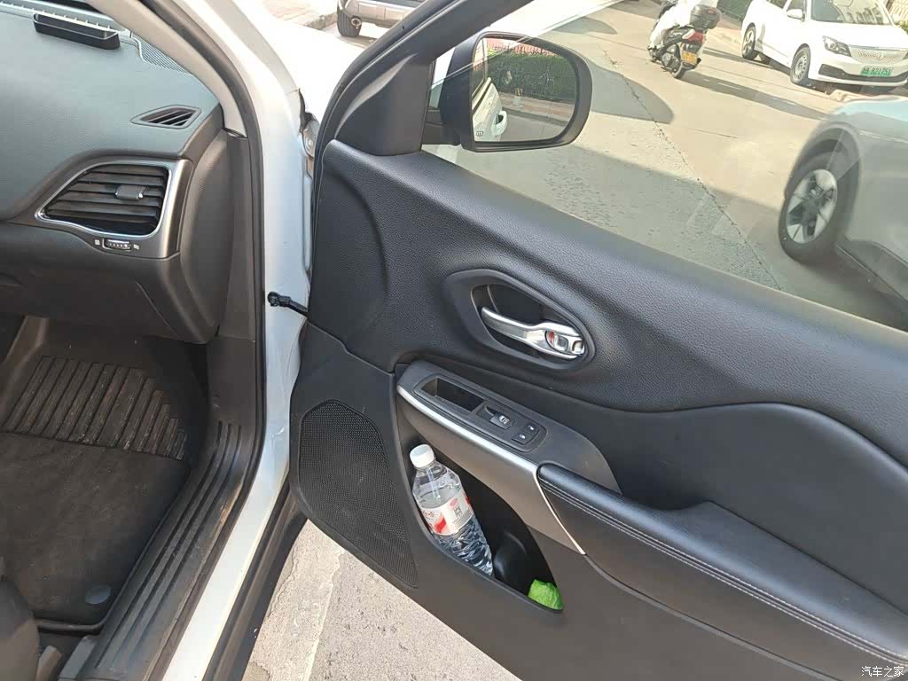 Jeep Cherokee, 2019 20