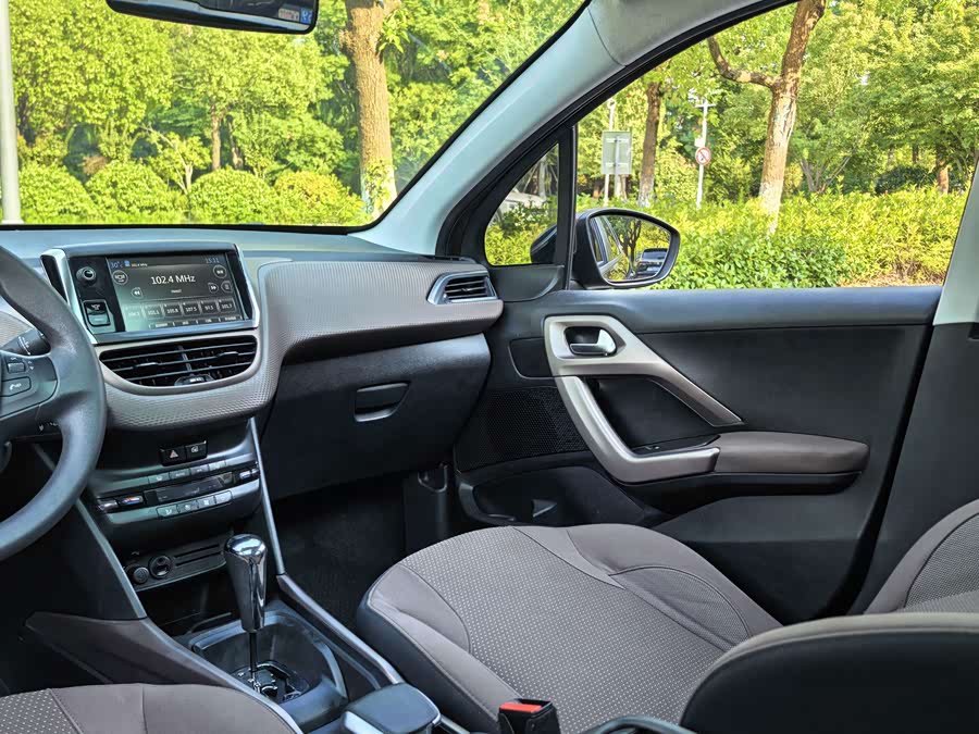 Peugeot 2008 2014, фото 16