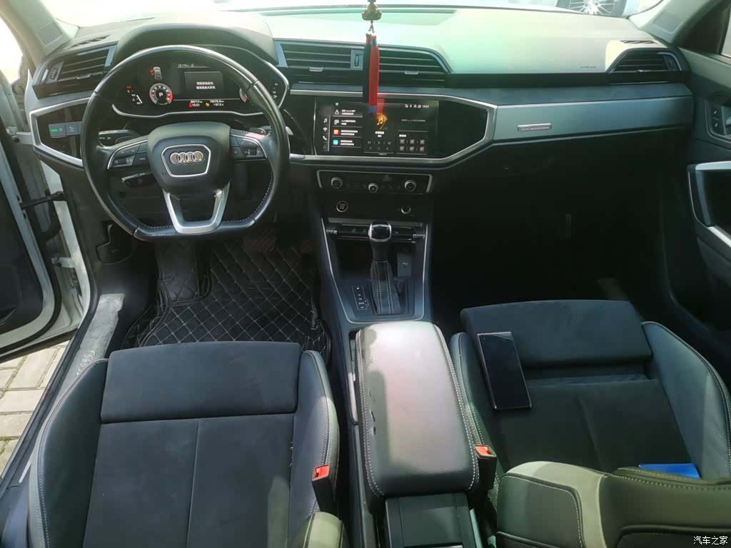 Audi Q3, 2022 все фото