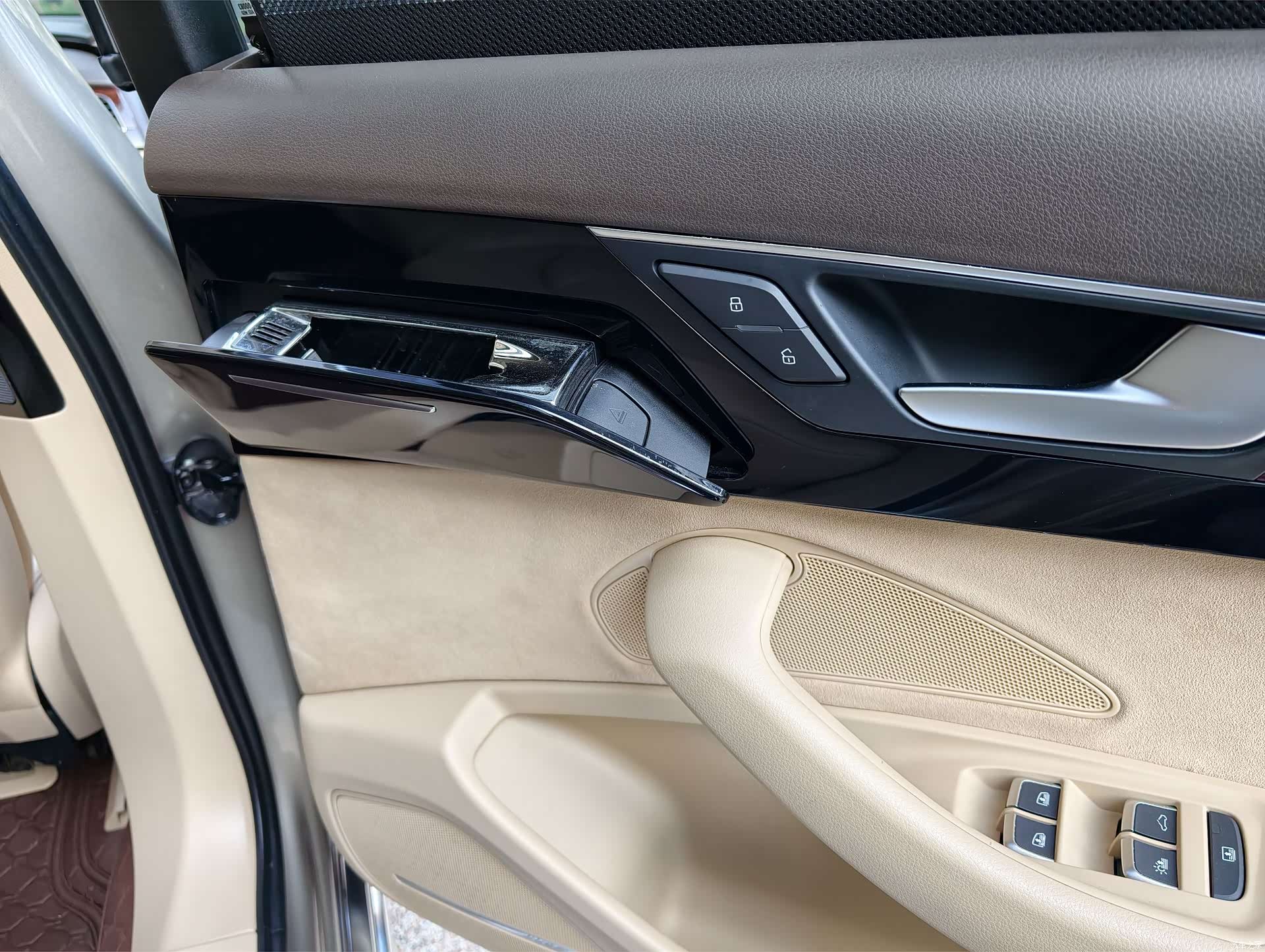 Audi A8L, 2011 21