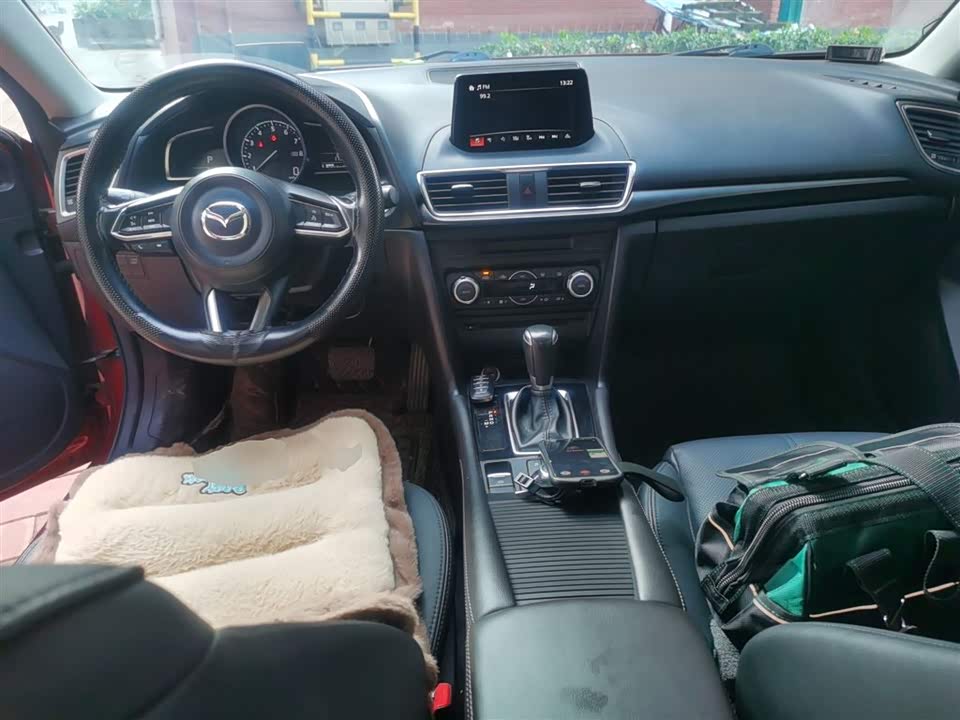 Mazda 3 Angkesaila