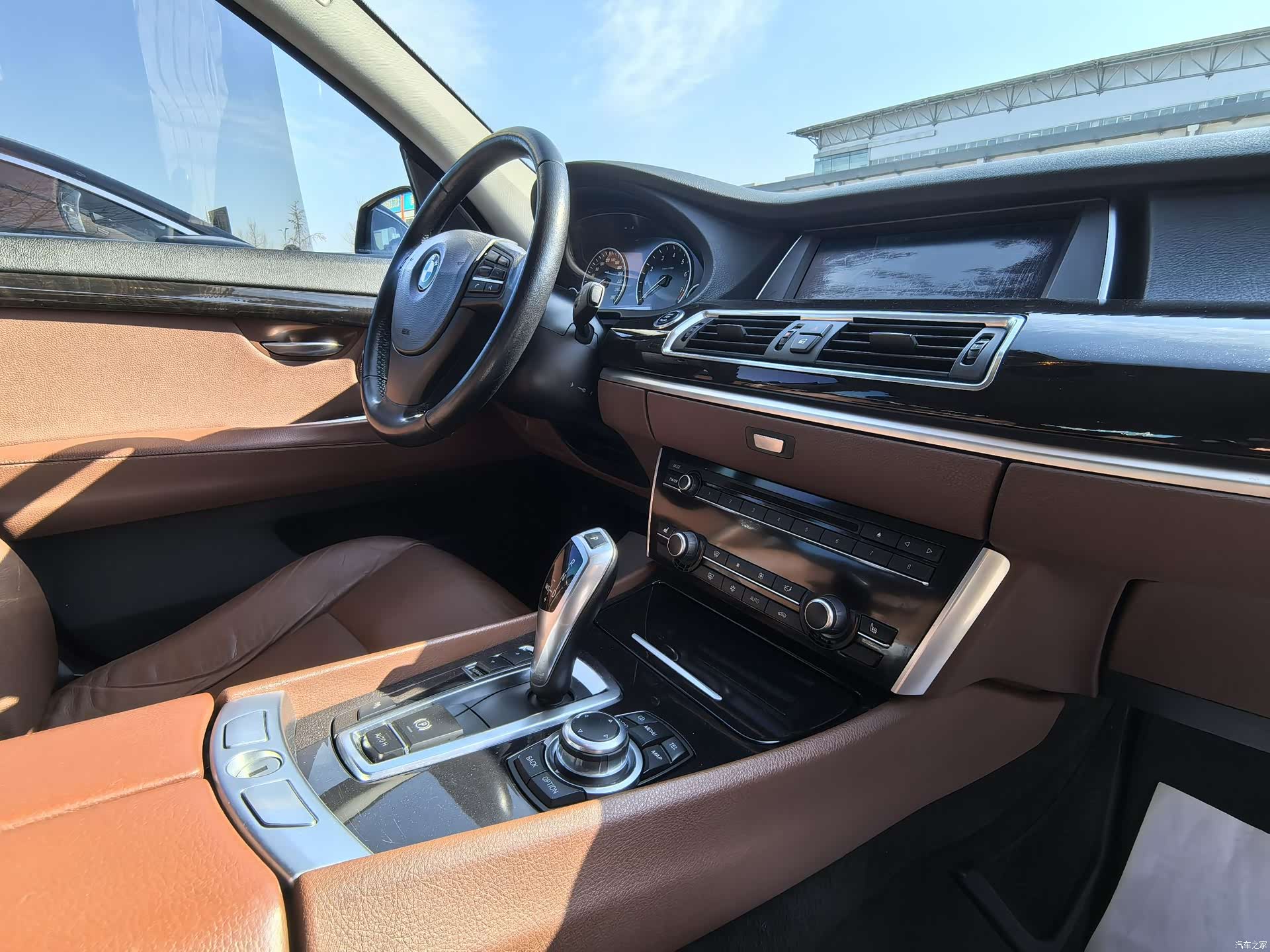 BMW 5 Series, 2011 9