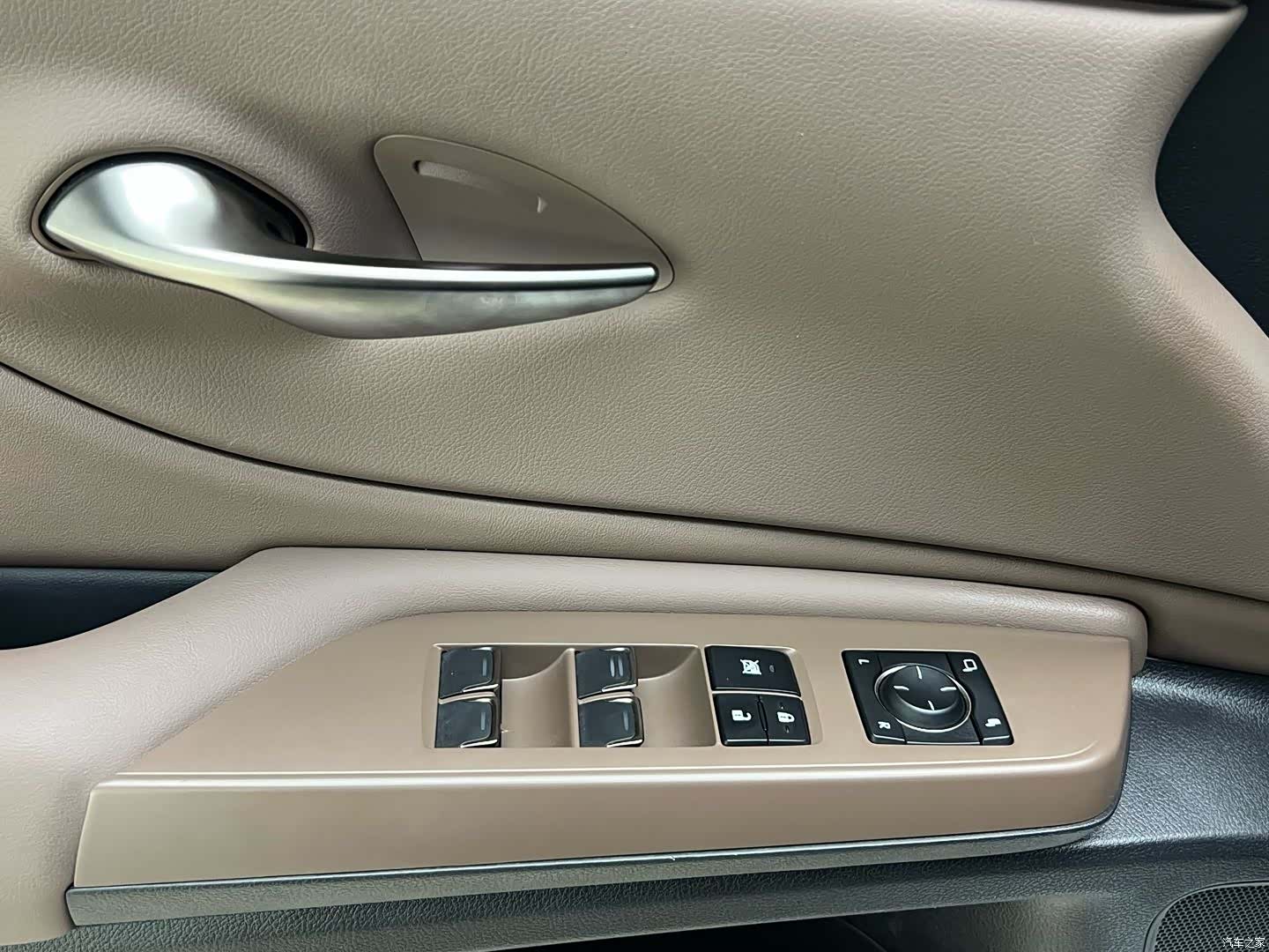 Lexus ES, 2025 19