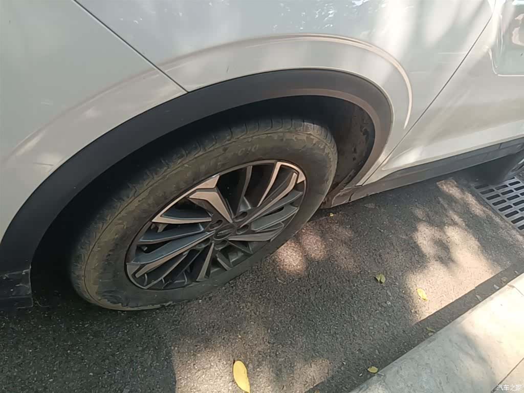 Geely Coolray, 2022 23