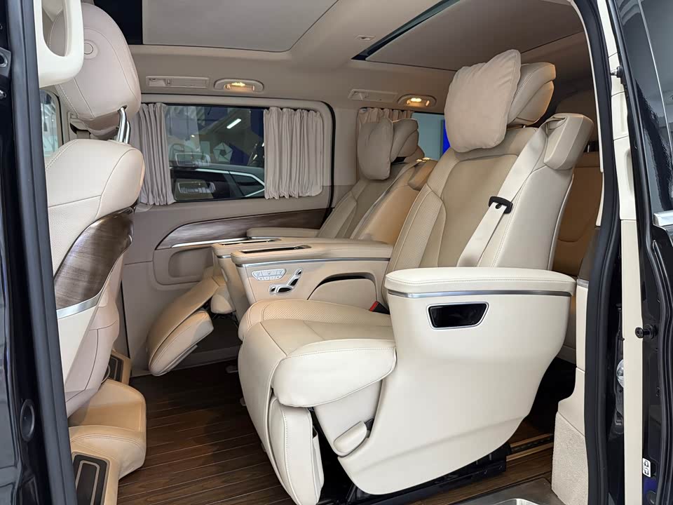 Mercedes-Benz V-class