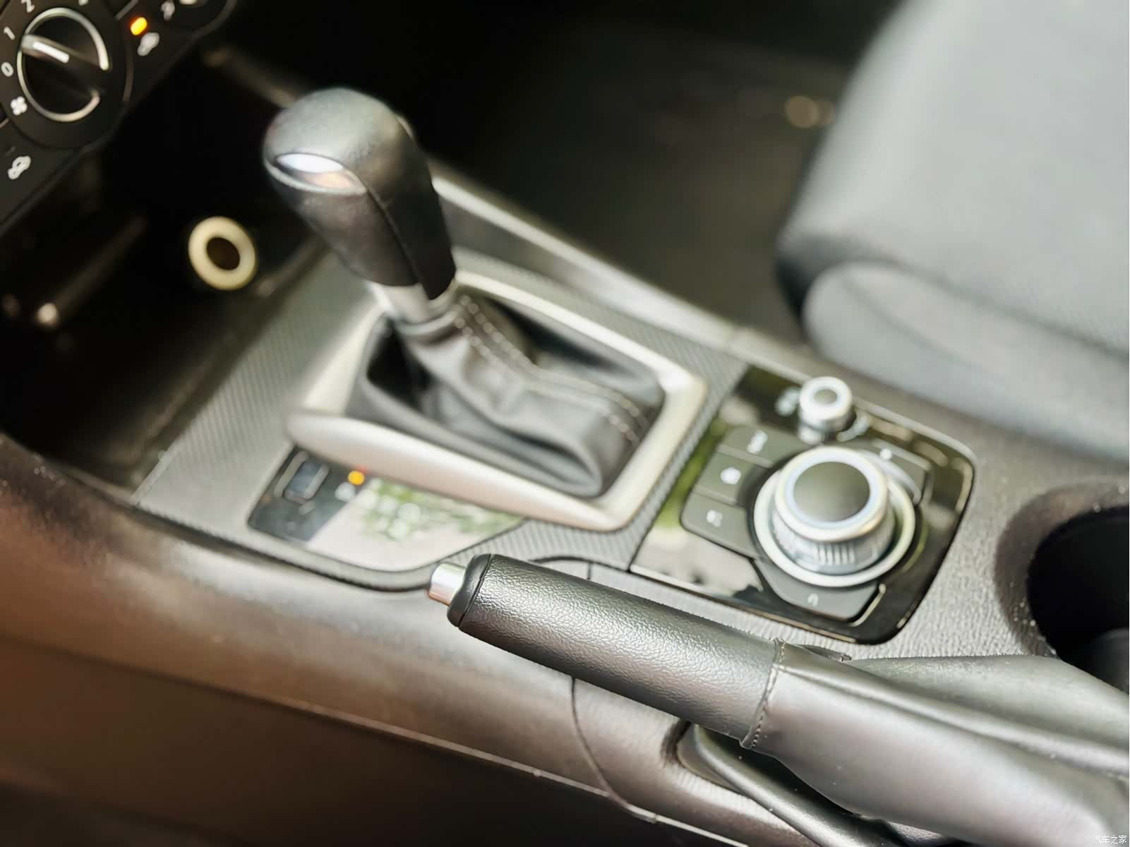 Mazda Mazda3, 2018 18