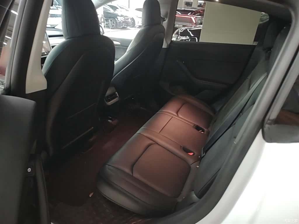 Tesla Model Y, 2022 17