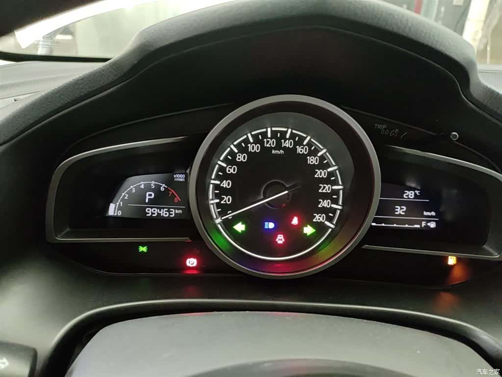 Mazda Mazda3, 2017 12