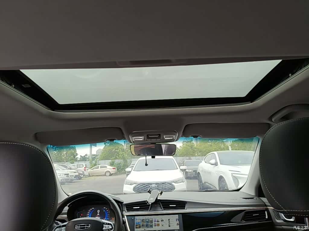 Geely Emgrand, 2021 18