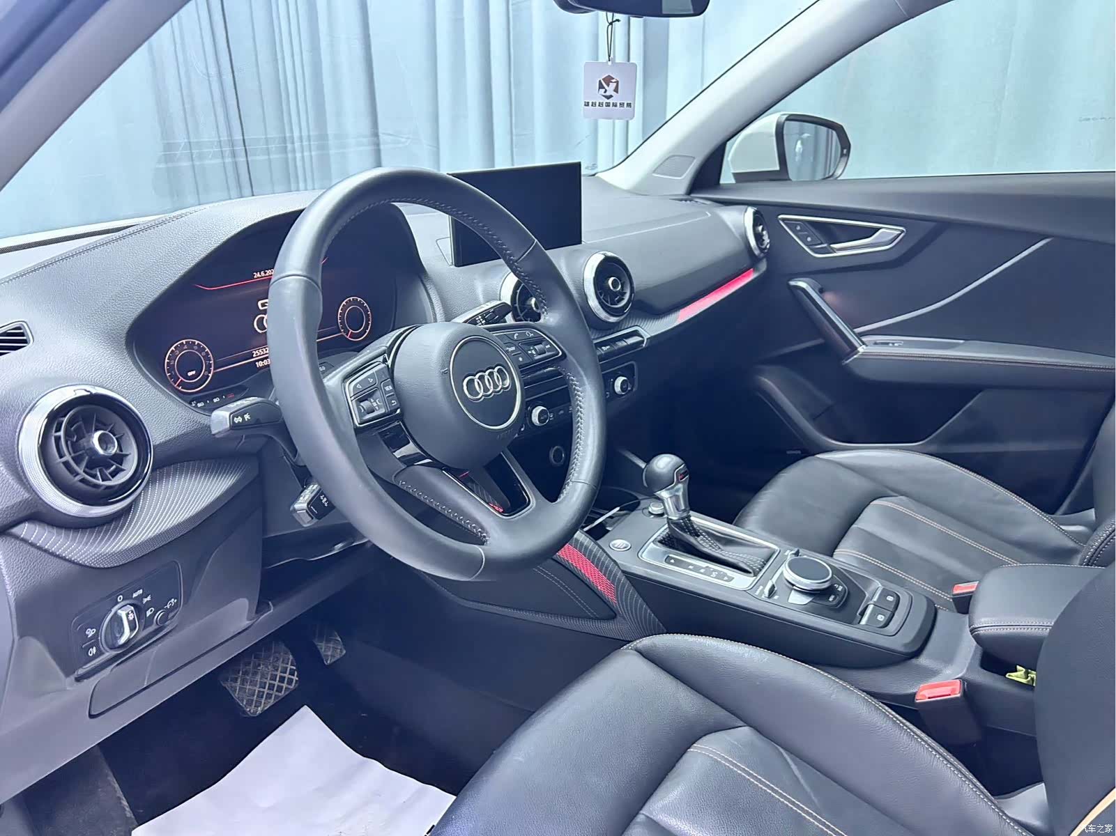 Audi Q2L, 2022 13