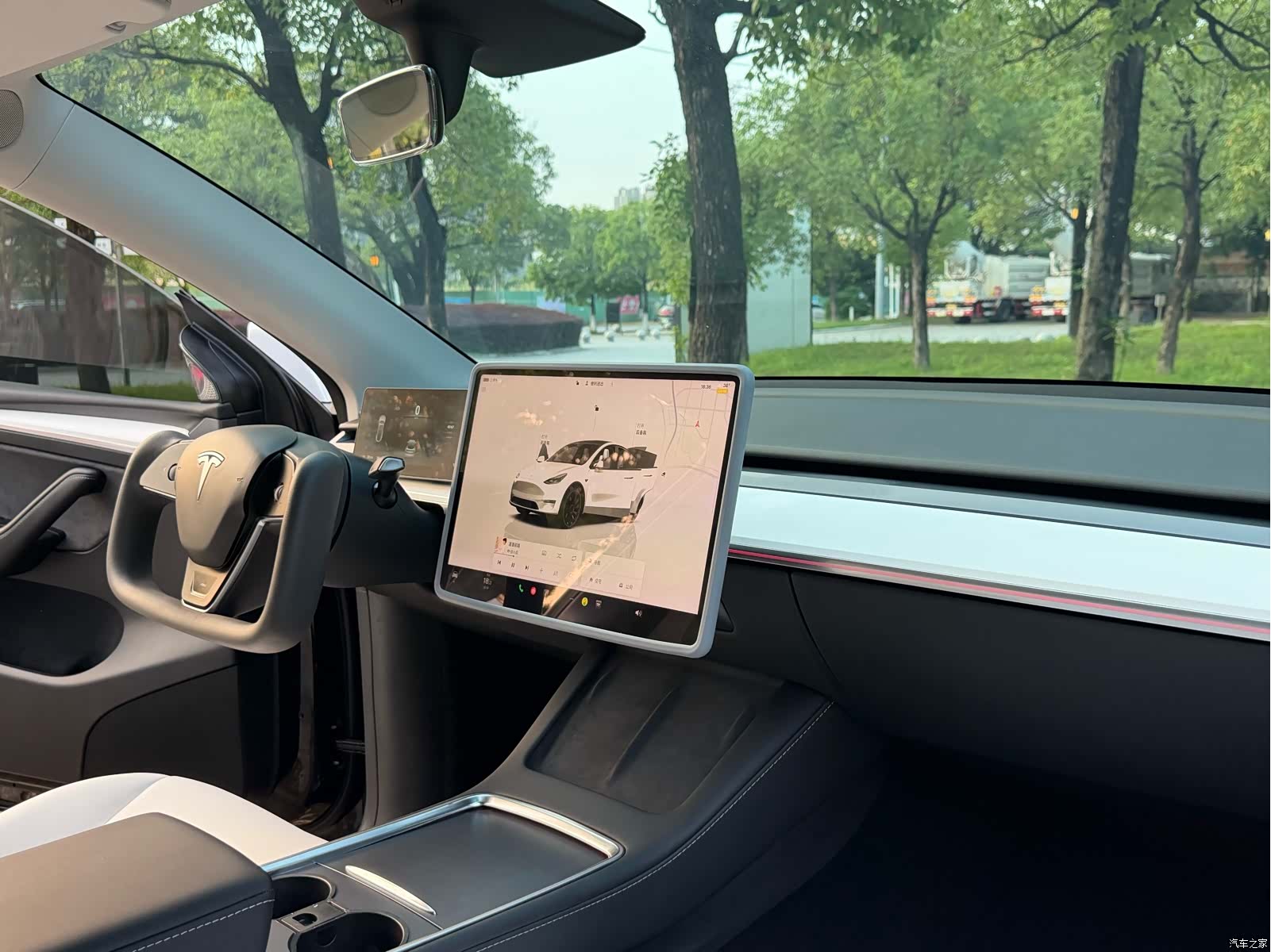 Tesla Model Y, 2023 15