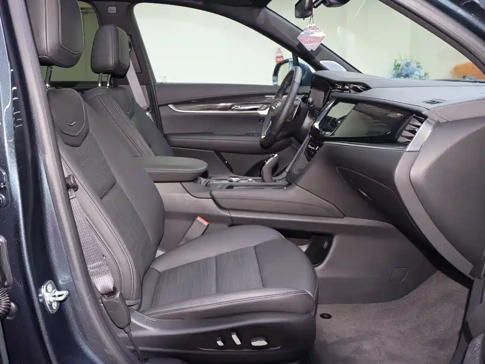 Cadillac XT6