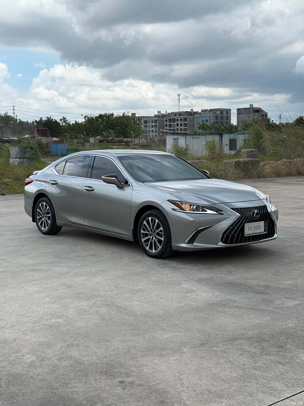 Lexus ES, 2023 1