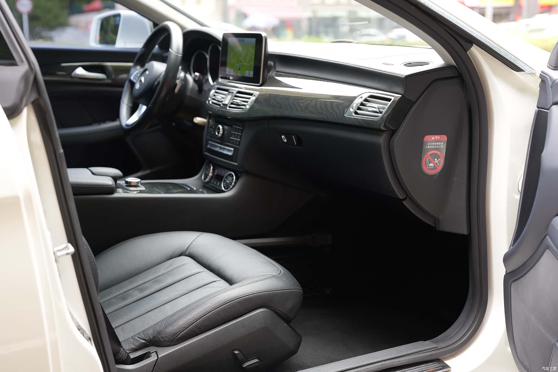 Mercedes-Benz CLS, 2015 23