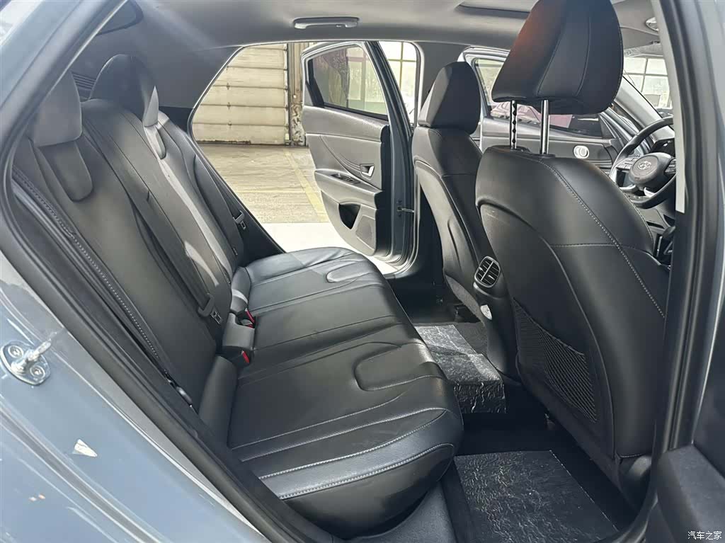Hyundai Elantra, 2023 13