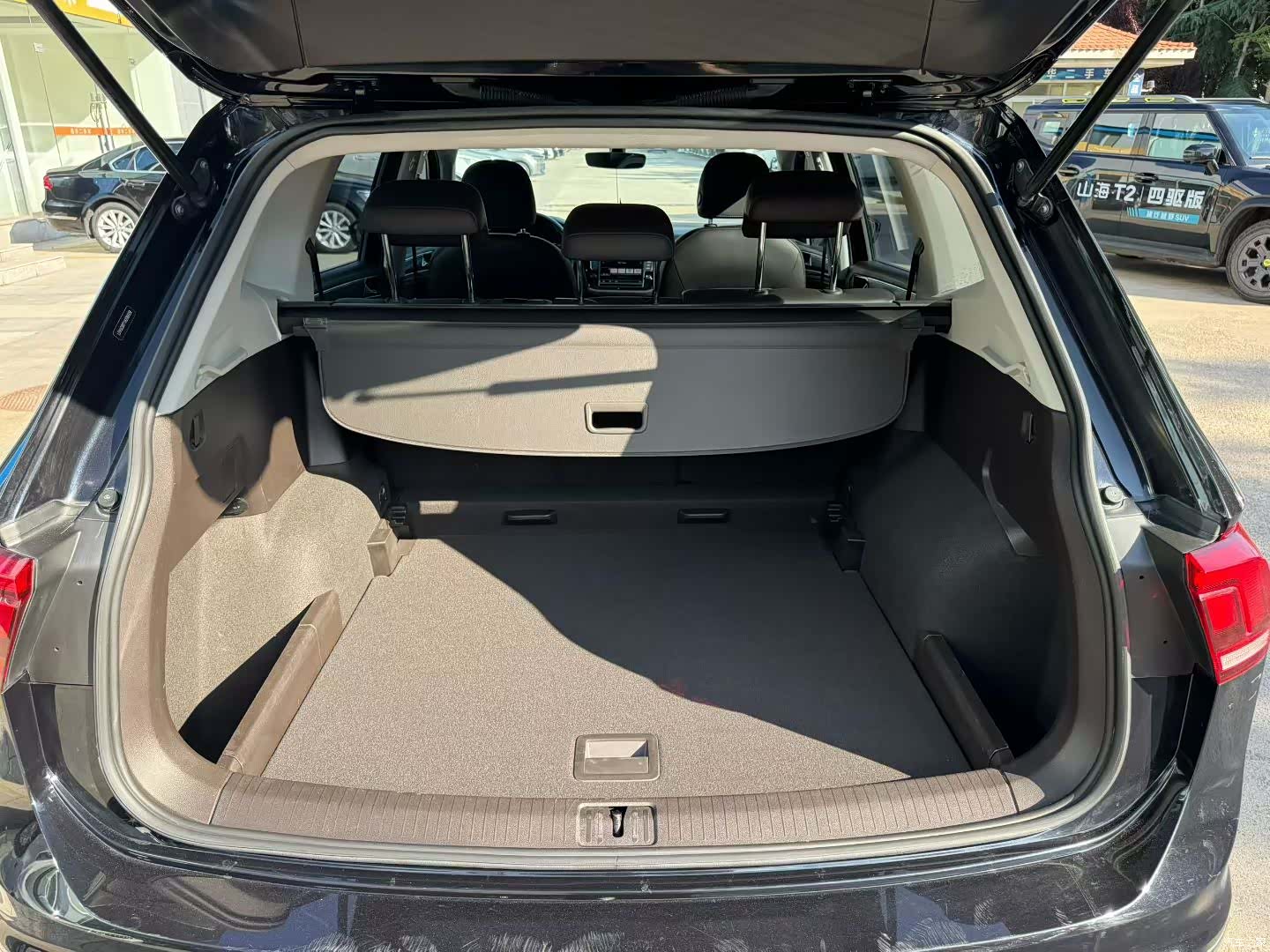 Volkswagen Tiguan L, 2017 9