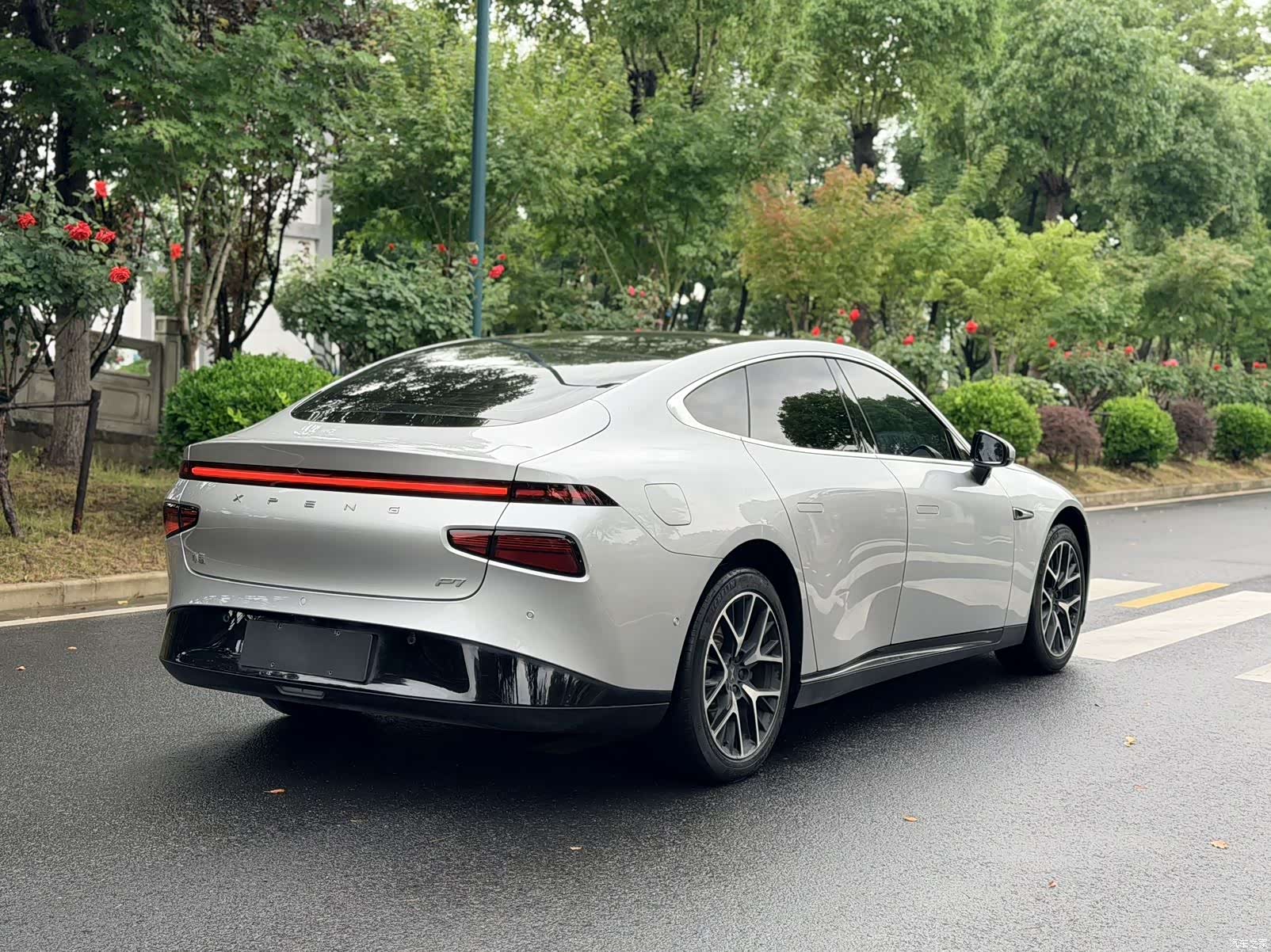 Xpeng P7, 2023 все фото