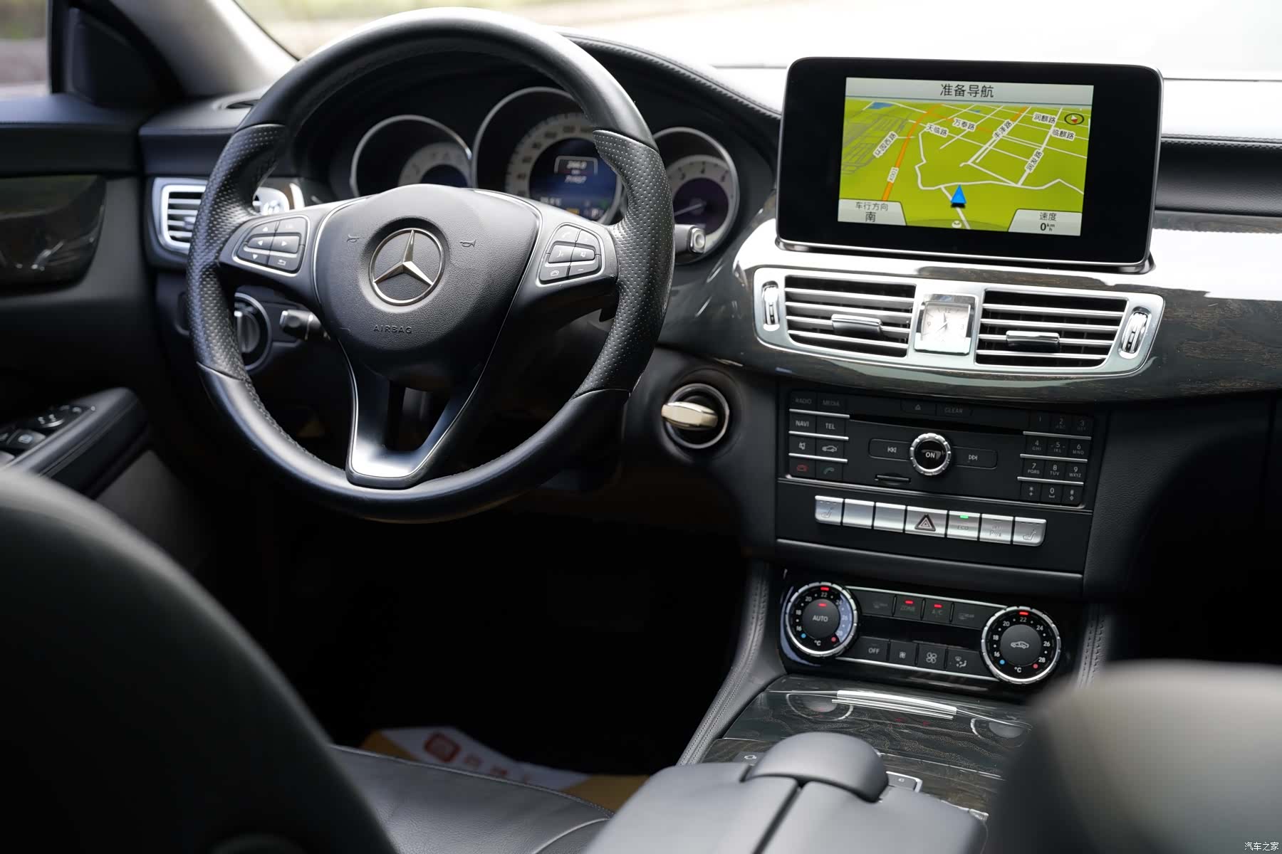 Mercedes-Benz CLS, 2015 26